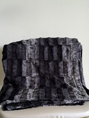 New!Dark Gray Plush Faux Fur Throw Blanket